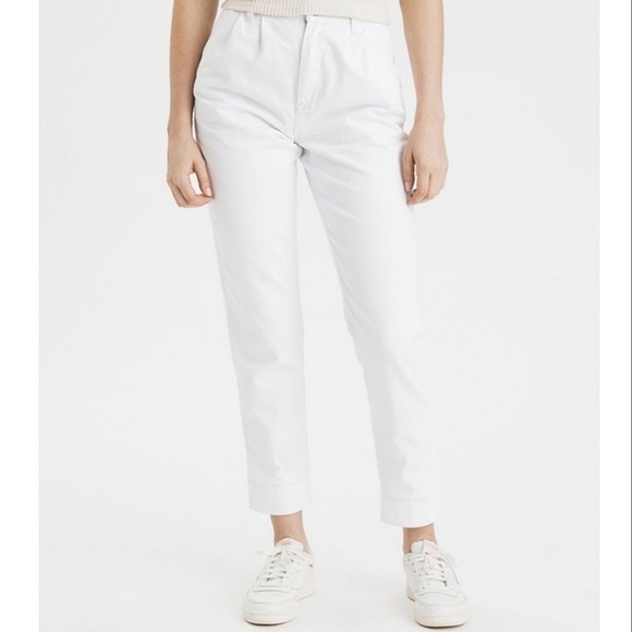 American Eagle Outfitters Pleated Mom Jeans in Soft White Size 10 Regular NWT - Picture 2 of 15